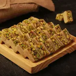 White Baloria With Pistachio