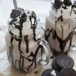 Oreo Milkshake + Ice Cream