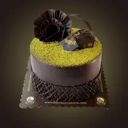 Chocolate Cake With Peanut Sauce - 4 Person