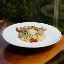 Fettuccine Alfredo