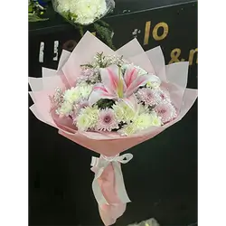 Lily And Dawoodi Bouquet 30 Flowers