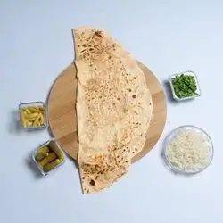 ناسکە نان جبن و بصل اخضر