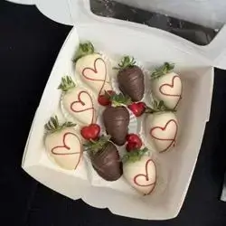 Strawberry Box With Chocolate