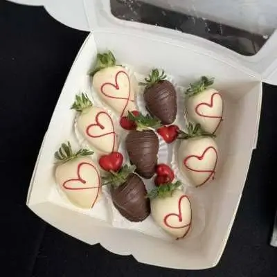 Strawberry Box With Chocolate