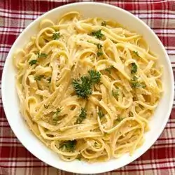 Fettuccine Alfredo Pasta