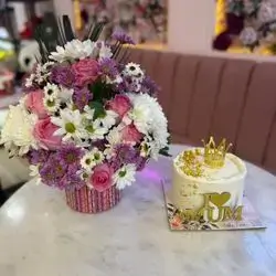Special Chocolate Cake For 8 Person With Flower