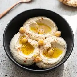 Traditional Hommos
