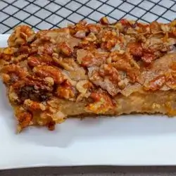 دەهینی گوێز بە ڕۆنی حور