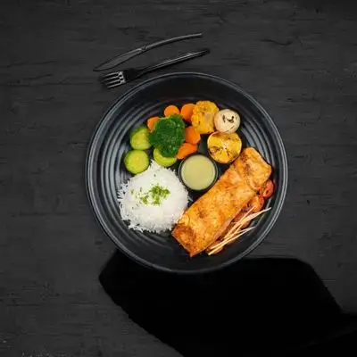 Fresh Salmon Steak (490 Cal | P:36G)