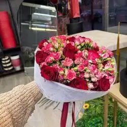 Mixed Bouquet Of Red And Pink