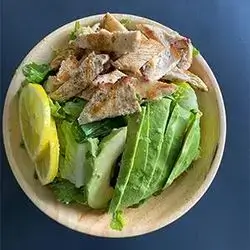 Avocado chicken salad 160 gm avocado - tomato - lettuce - watercress - green pepper ( 410 calories )