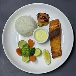 Salamon Fish 180g (570 Calories)