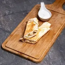 شاورما دجاج بالخبز اللبناني