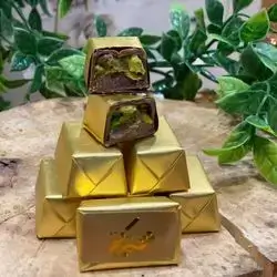 Emirati Nestle Full Of Pistachios