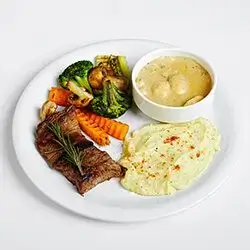 Grilled Steak With Whipped Potatoes