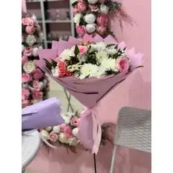 Pink & white flowers bouquet