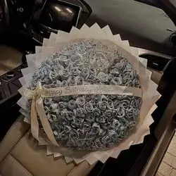100 Light Grey Roses Vip Bouquet