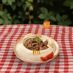Hummus with Meat