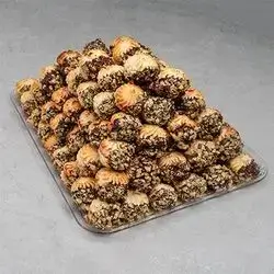 Petit Four With Nuts