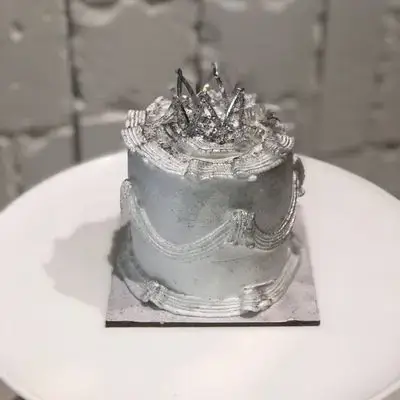 White Mini Cake with Silver Crown