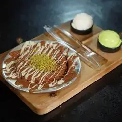 Kunafa With Nutella And Ice Cream