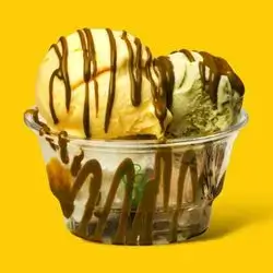 Ice Cream With Pistachio Sauce- 4 Balls