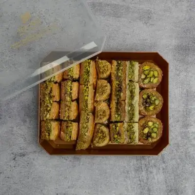 Pistachio Mix Baklava 500 gms ( Special Box )
