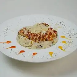 Fettuccine Alfredo