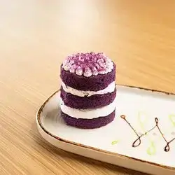 Moff Velvet Cake