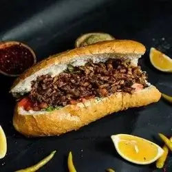 Tantuni Meat And Yogurt In Bun