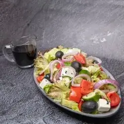 زەڵاتەی یۆنانی