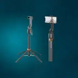 Smart selfie stick with motion tracking
