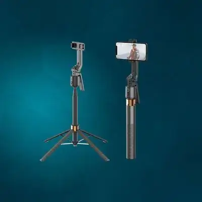 Smart selfie stick with motion tracking