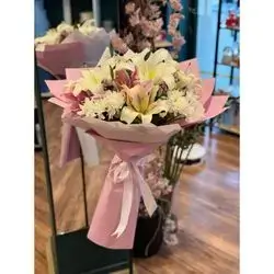 Pink & white flowers bouquet