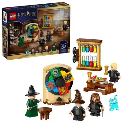 LEGO® 76460 Hogwarts Castle: Sorting Hat Ceremony