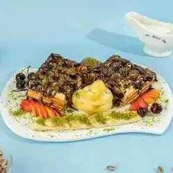 Waffle With Fruit 