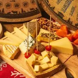 8 Types of Swiss Cheese Platter 1600 g