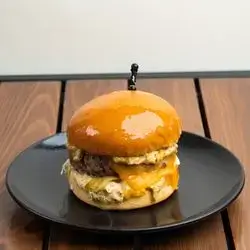 Chili Trio Cheese Burger