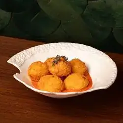 Crispy salmon pearl
