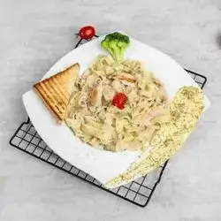 Fettuccine Alfredo