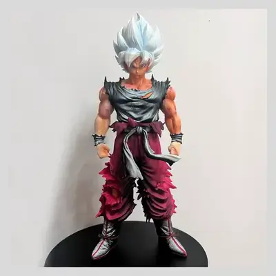 پەیکەری سۆن گۆکو لە فۆڕمی Ultra Instinct ی خۆی لە Dragon Ball Super