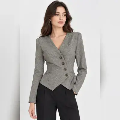 SHEIN Elegant textured blazer featuring a flattering V-neck - Small