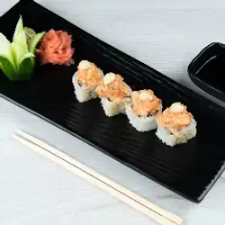 Salmon Tartar Roll
