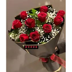 Bouquet Of Red Flowers With Accessories, 15 Flowers