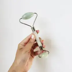 JANE IRADALE Jade Roller