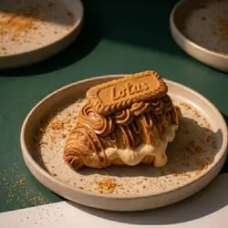 Lotus Croissant