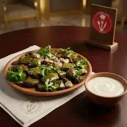 دۆڵمەی گەڵامێو بە ماست بۆ ٤ کەس