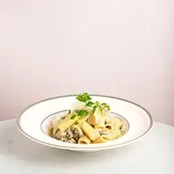 Creamy Chicken & Mushroom Rigatoni