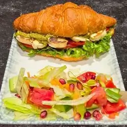 Halloumi Croissant