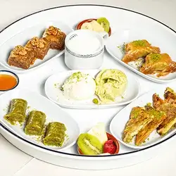 Sinisi Dessert with Ice Cream